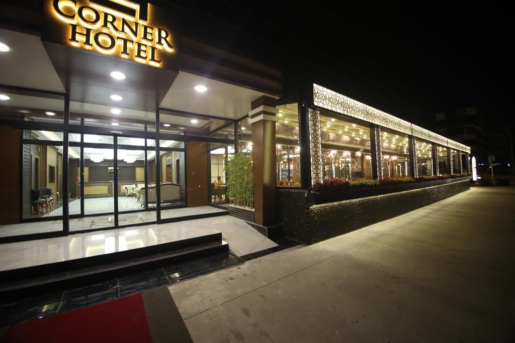 The Corner Hotel Sincan Buitenkant foto